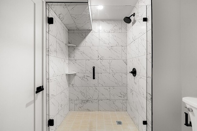 Building Photo - 53 Dustin St