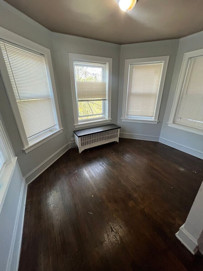 Building Photo - 7346 S Phillips Ave