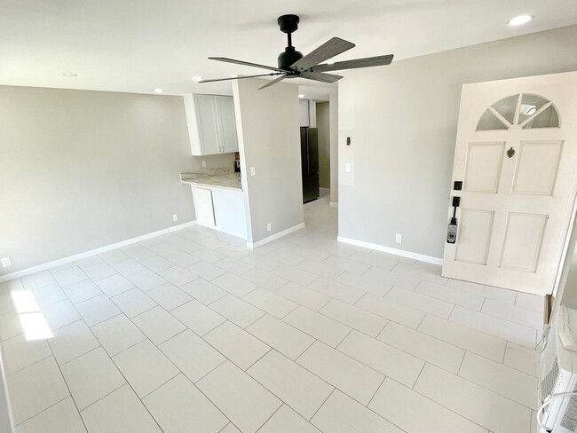 Building Photo - Unfurnished, 2 bedroom, 1 bathroom Southpo...