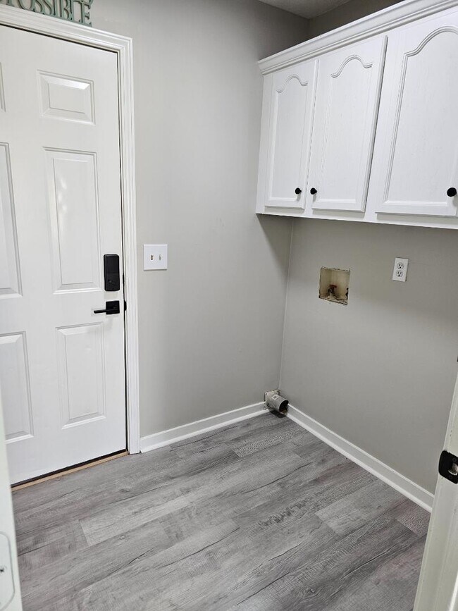 Building Photo - 119 Cedar Spring Cir