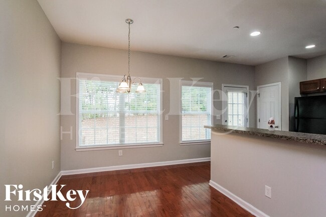 Building Photo - 10140 Benton Woods Dr