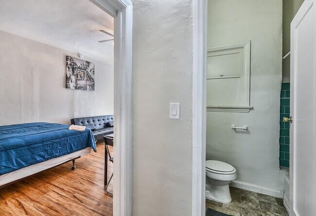 Building Photo - 727 S Alvarado St