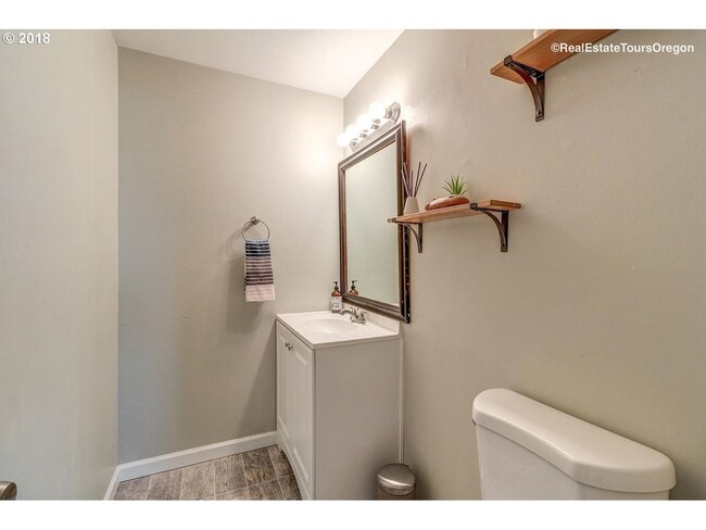 Building Photo - Spacious 4-Bedroom Home with Multiple Livi...
