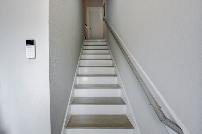 Building Photo - 18732 Centro Main St