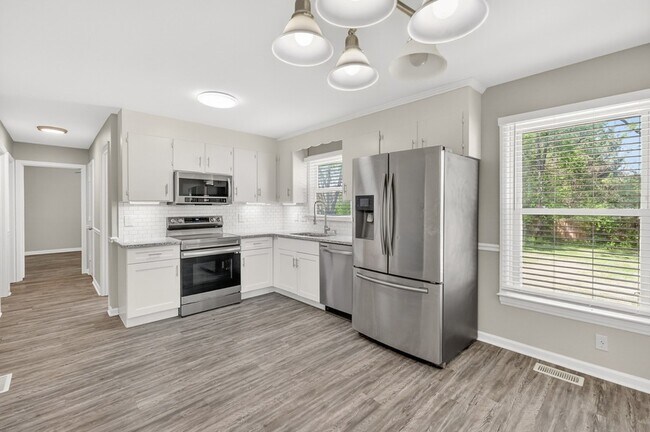 Building Photo - 4827 Bradyville Pike