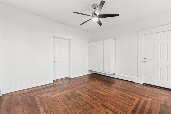 Building Photo - 1142 Washington St