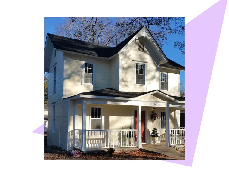 Building Photo - 714 4th Ave SE