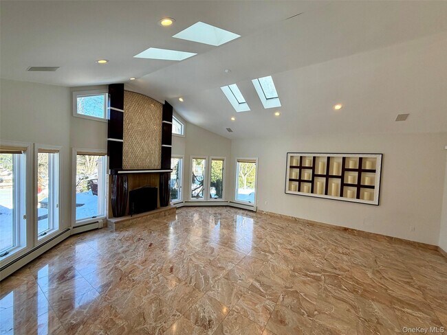 Building Photo - 5 Glen Hill Ct