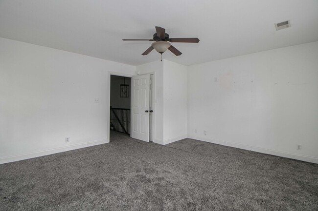 Building Photo - 607 Anderson Dr