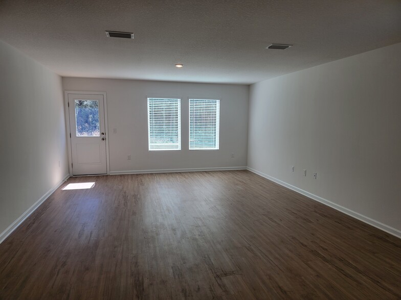 Living and Dining Room - 4713 Eagles Ridge Rd