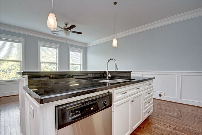 Building Photo - 2802 Morrison St