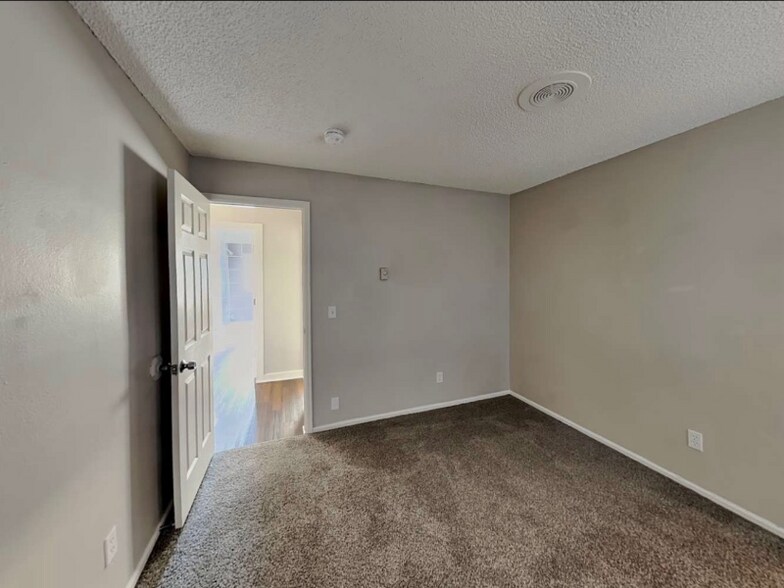 Building Photo - 11039 Grange Creek Dr