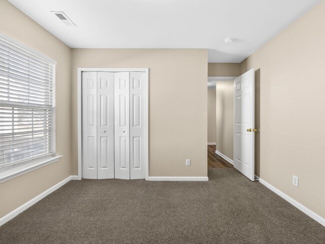 Building Photo - Beautiful 4 BR,  2 BA Ranch Home - District 2