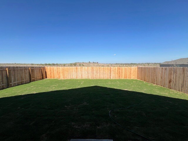 Building Photo - 531 Paris St