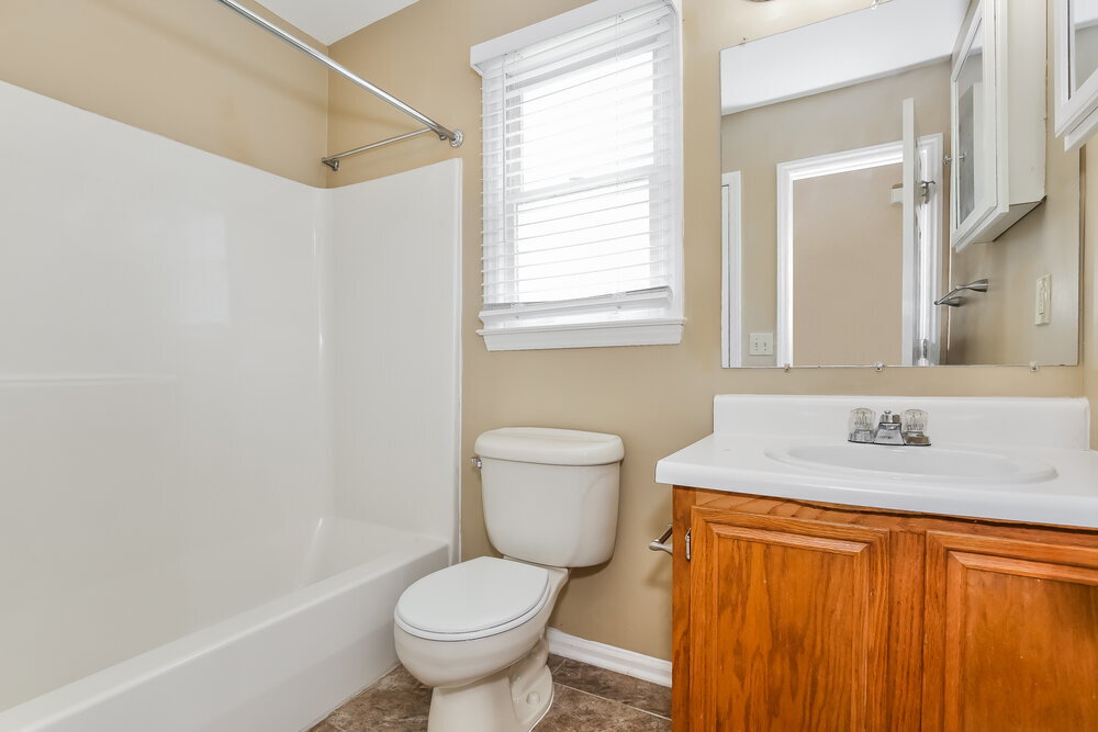 Building Photo - 7 Planters Wood Trail