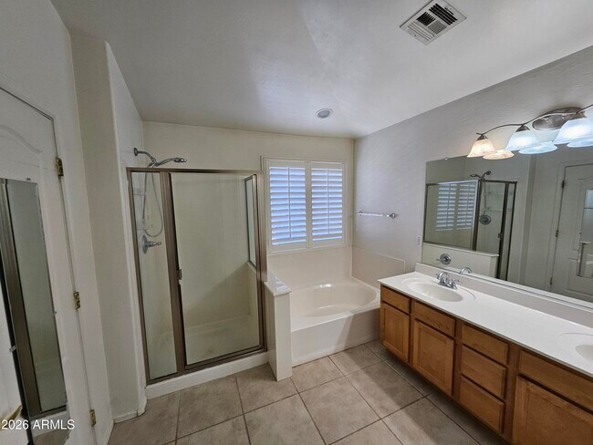 Building Photo - 3841 E Minton St