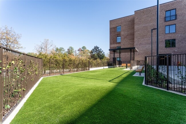 Building Photo - 1 Riva Row