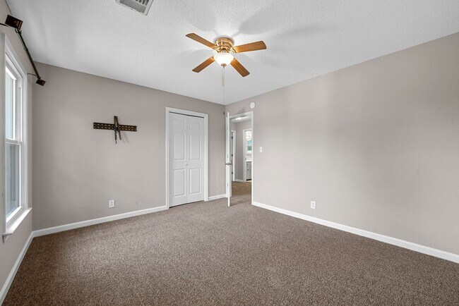 Building Photo - 3 Bedroom Home In Meadowbrook Subdivision ...