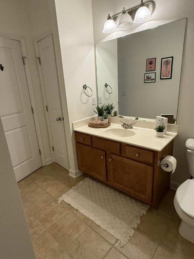 Building Photo - FANTASTIC LOCATION!! 2BR/2.5BA Townhouse in Historic Waverly area!