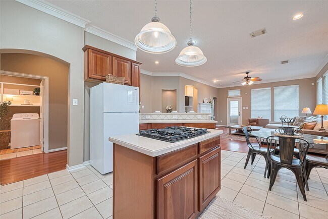 Building Photo - 2500 Amy Lee