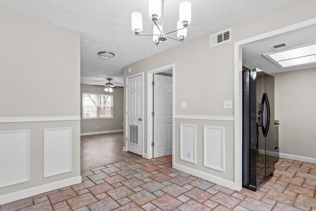 Building Photo - 416 Northdale Ct