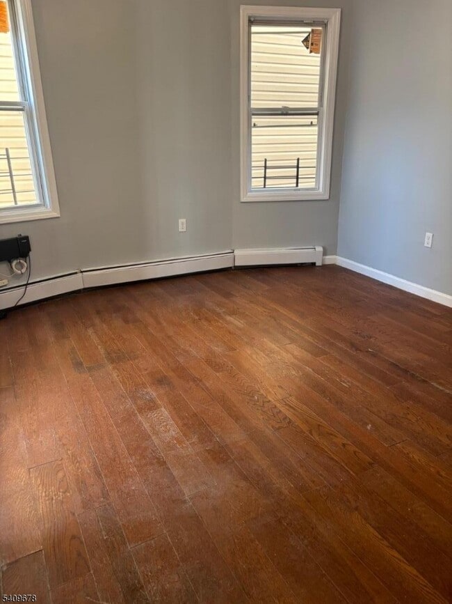 Building Photo - 309 S 11th St