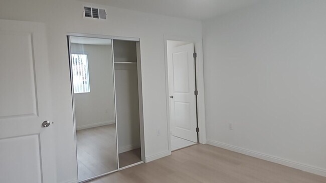 Building Photo - 315 W 56th St