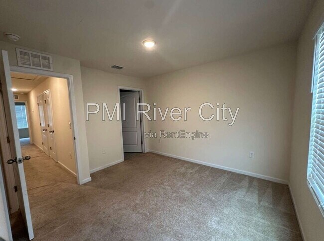 Building Photo - 523 Spanish Oaks Way
