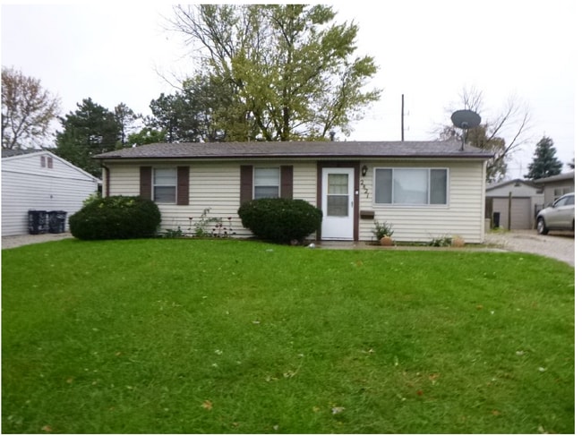 Primary Photo - 2821 E Cardinal Dr