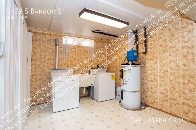 Building Photo - 5729 S Bangor St