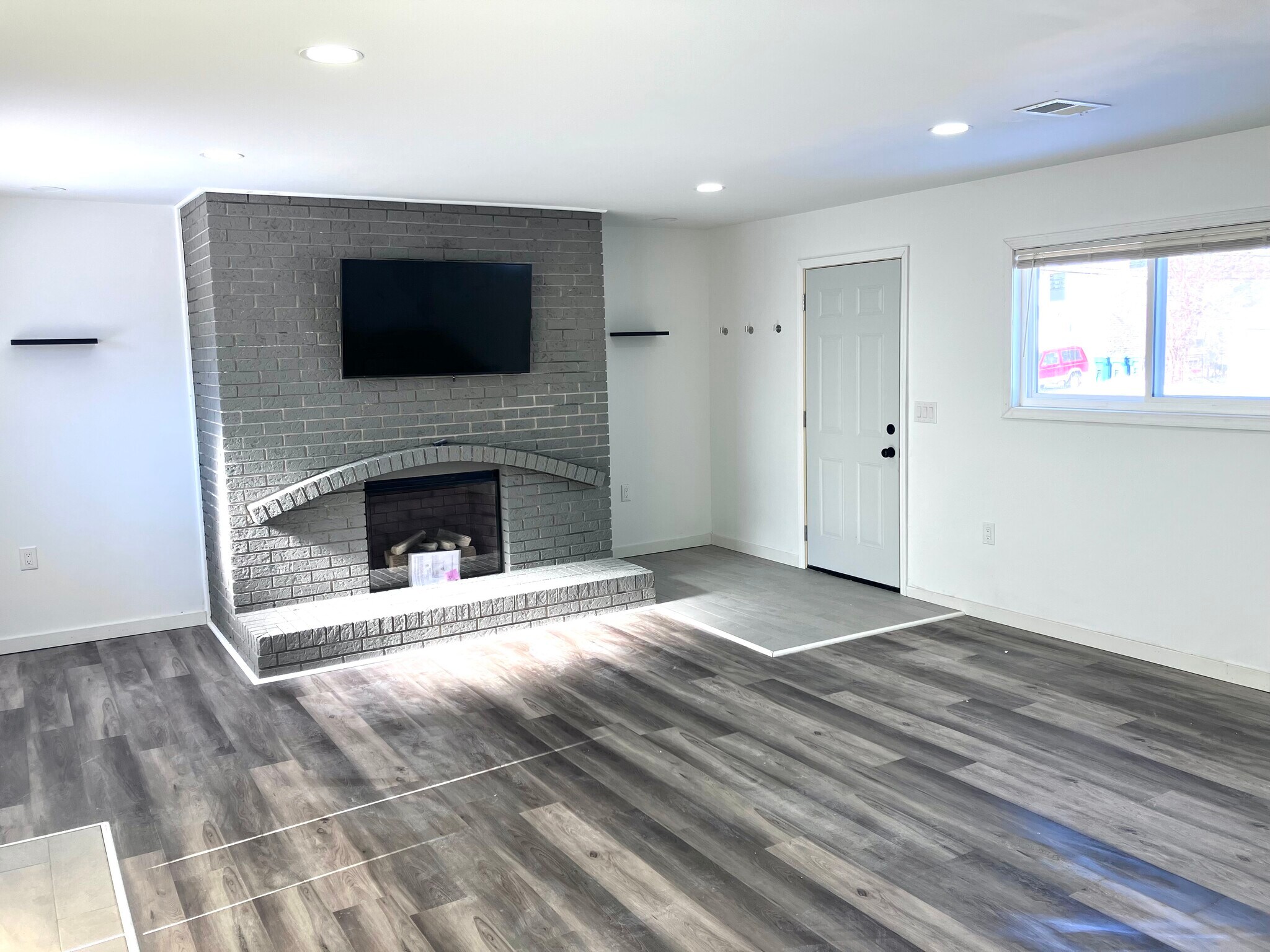 Building Photo - 21781 Logue Ave