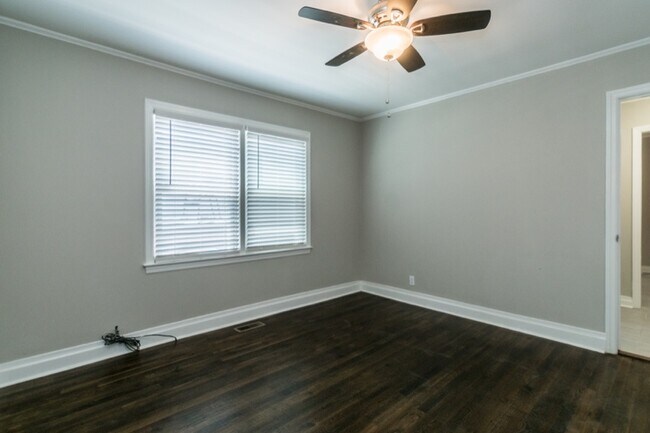 Building Photo - 1513 N Alston Ave
