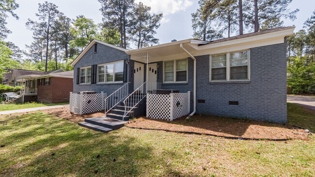 Building Photo - 1421 Colin Kelly Dr