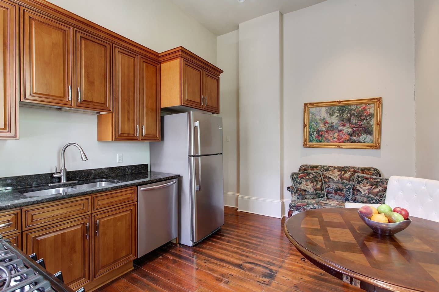 Fully Appointed Kitchen with Seating - 5221 Magazine St