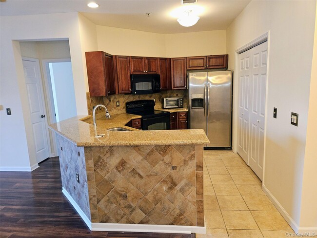 Building Photo - 934 Tower Ridge Cir