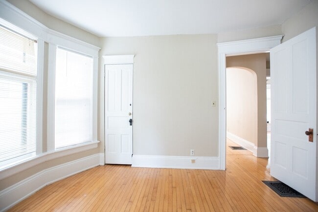 Building Photo - 2728 N Murray Ave