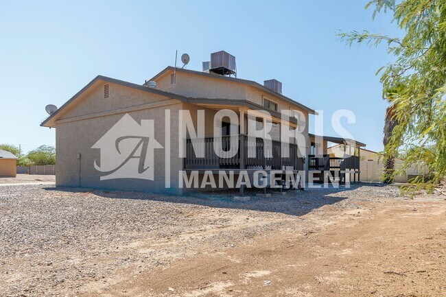 Building Photo - 15054 S Yava Rd