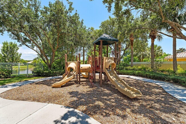 Building Photo - 4526 Illicium Dr