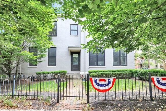 Building Photo - Modern Luxury Living in the Heart of Victorian Village