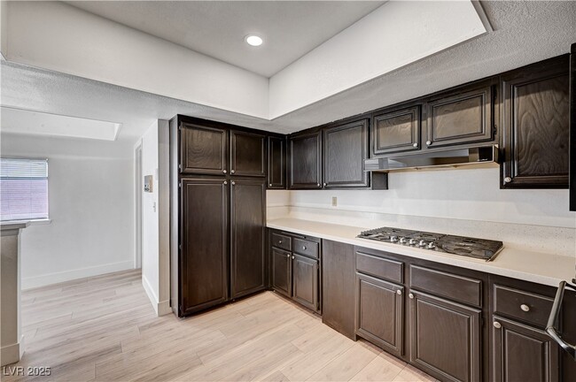 Building Photo - 618 Cervantes Dr