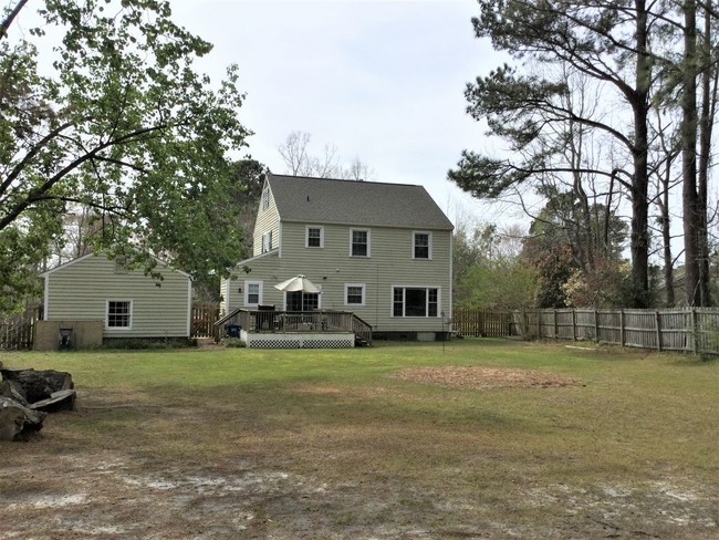 Building Photo - ECHO FARMS