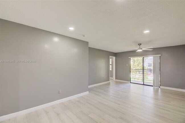 Building Photo - 851 NE 209th Terrace