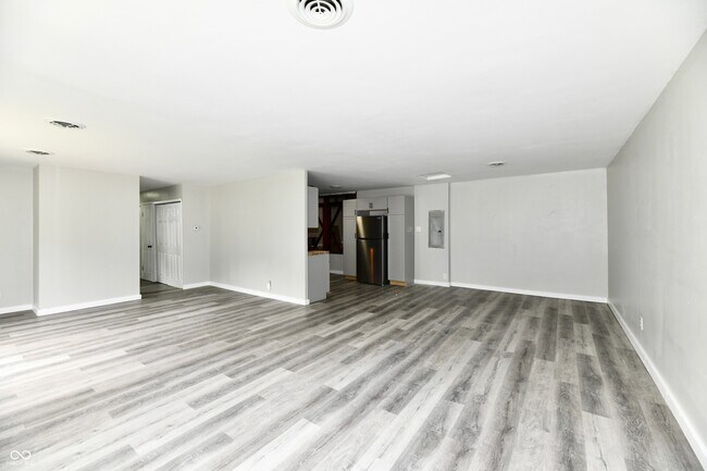 Building Photo - 3550 Eisenhower Dr