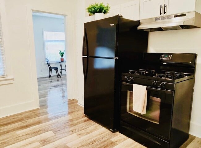 Kitchen - 8117 N Olympia St