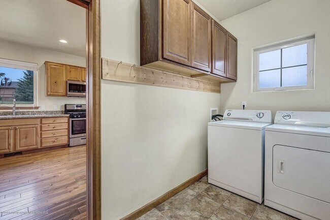 Building Photo - 1942 Promontory Cir