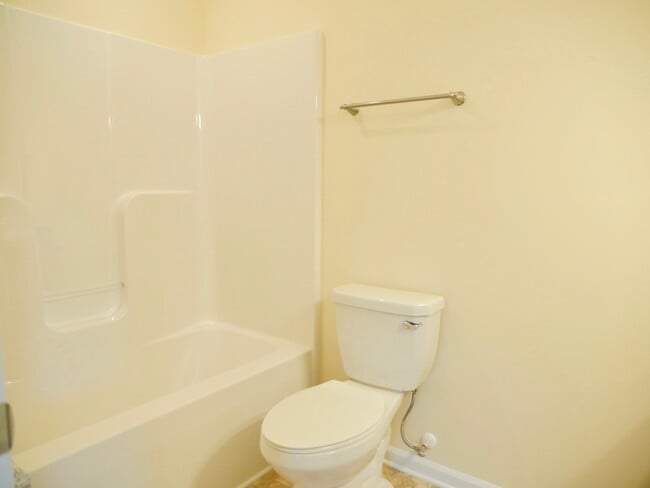 Building Photo - 747 Old Graves Mill Rd