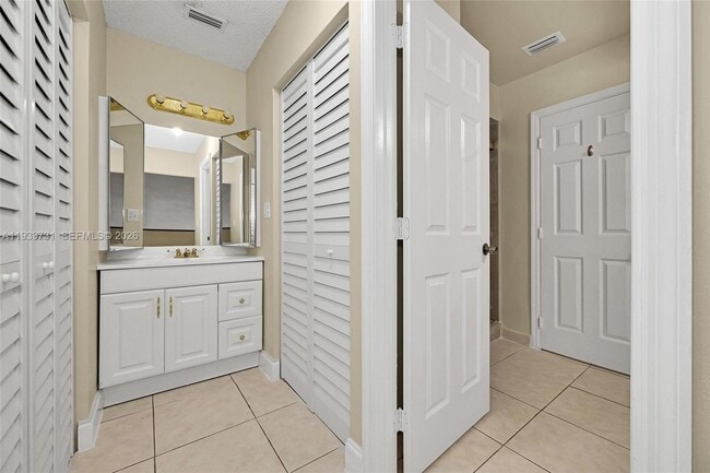 Building Photo - 9079 SW 133rd Ct