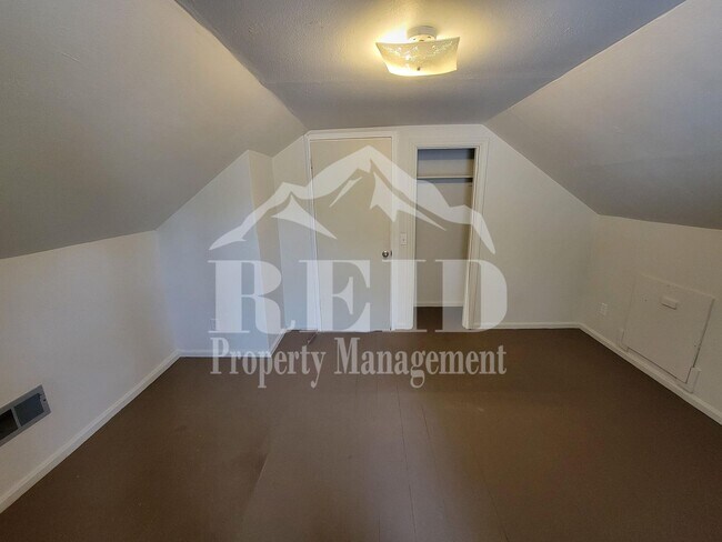 Building Photo - Centrally Located Bremerton Home With Partial View of Sinclair Inlet from Deck