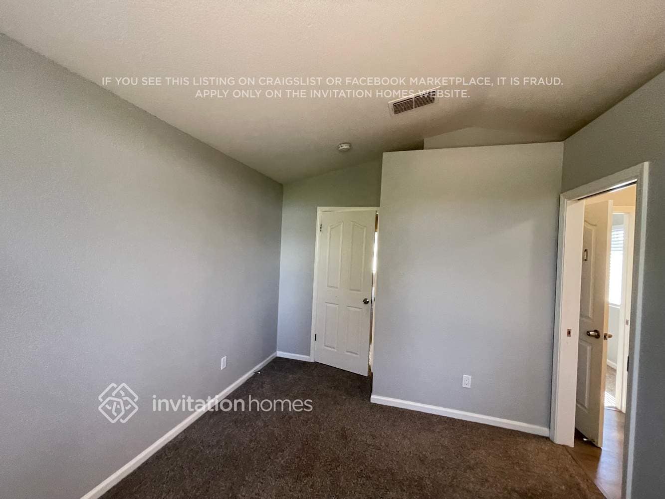 Building Photo - 472 Woodcrest Dr