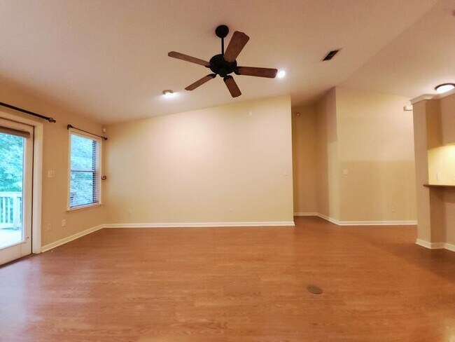 Building Photo - 8520 Hannary Cir